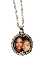 Load image into Gallery viewer, Photo Necklace with Chain and Gift Box
